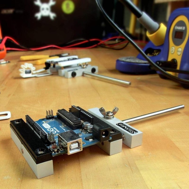 Étau de circuit imprimé avec mâchoires en nylon standard | Étaux